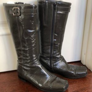 La Canadienne Grey Patent boots size 9